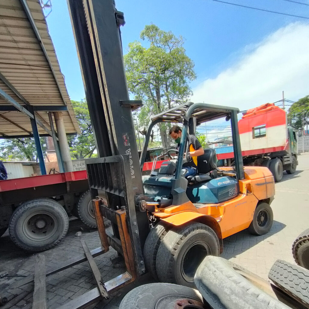 service forklift