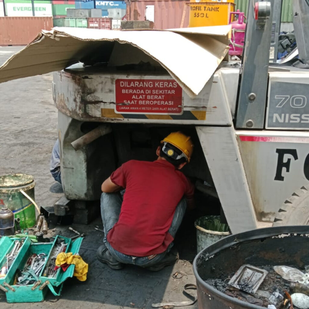 Service Forklift